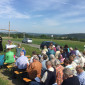 Altaraufbau bei leicht windigem Wetter